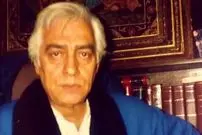 عکس| سفر زمان؛ «رضا صفایی پور» در مغازه فرش فروشی «فردین»؛ دهه 60