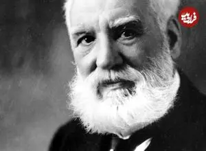 عکس| سفر در زمان؛ «الکساندر گراهام بل» در حال استفاده از هدفون؛ سال 1293