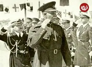 عکس| سفر در زمان؛ «رضاخان» در مراسم سلطنتی سلام در حضور احمدشاه؛ اوایل دهه 1300