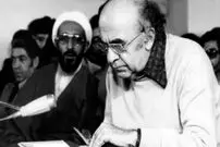 (عکس) سفر در تاریخ؛ «دیدار محمدرضا پهلوی با هویدا و کابینه اش در کاخ گلستان»؛ سال 44