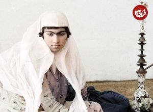 عکس؛ سفر به تاریخ؛ تازه‌عروس ایرانی عهد قاجار در حال بازی «تخته‌نرد»