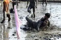 (تصاویر) «فوتچَل» پرشور گیلانی با حضور تماشاگران زن