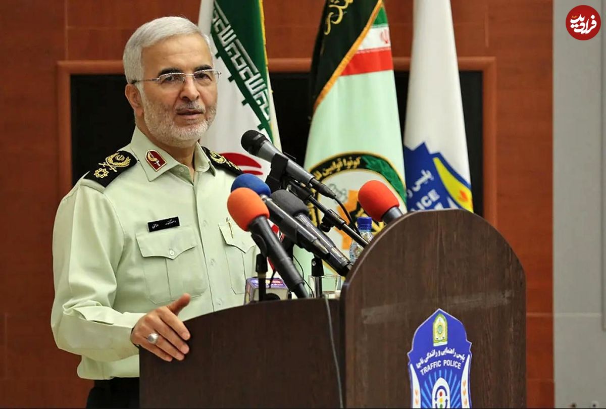 عکس؛ سفر در زمان؛ «سردار مومنی، وزیر کشور» با لباس سپاه در جبهه؛ دهه 60