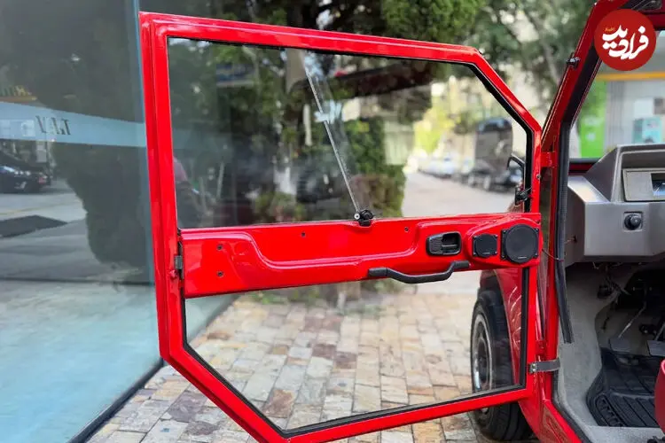 تصاویر| گورگل موتوماشین ؛ خودرویی عجیب با درهای شفاف 