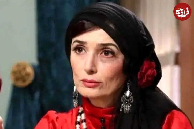 عکس| سفر زمان؛ «آتنه فقیه‌نصیری» 29 ساله در کنار همسرش «فریبرز عرب نیا» در یک مراسم؛ سال 76