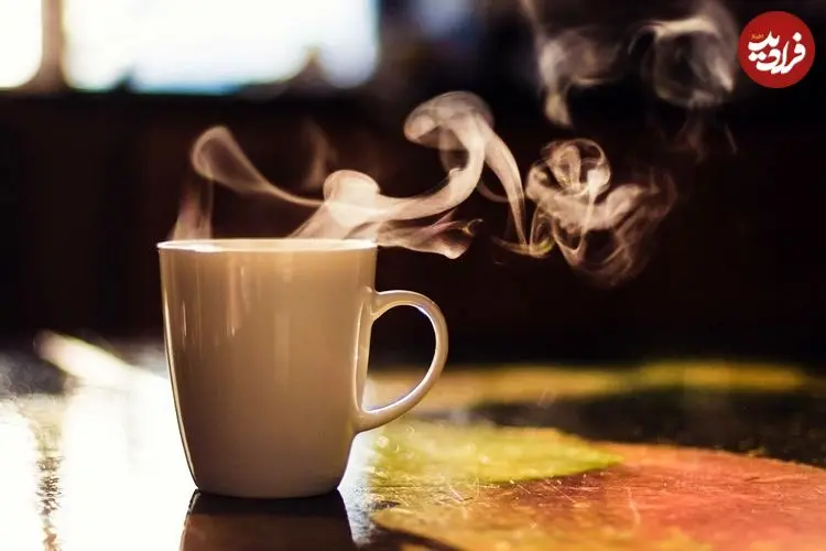 12 فایده معجزه آسای نوشیدن آب گرم که سلامتی شما را دگرگون می کند