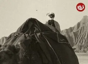 عکس| سفر زمان؛ شترسواری سوییسی‌ها در بیابان‌های سیستان و بلوچستان؛ دهۀ 30