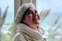 عکس| سفر زمان؛ پدر و مادر «رزیتا غفاری» در مراسم عروسی‌شان در کنار «گوگوش»