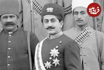عکس| سفر زمان؛ وزیر جنگ در کنار سربازان بختیاری؛ 100 سال قبل