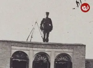 عکس| سفر زمان؛ تصویری از «حیاط یک زندان» در دوران قاجار