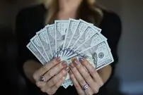 ثروتمندترین زن جهان را بشناسید؛ اعلام میزان ثروت و شغل