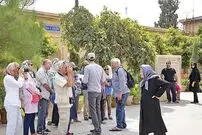 (ویدئو) حال و روز خنده دار توریست خارجی بعد از خوردن چلوکباب با کره و‌ دوغ محلی