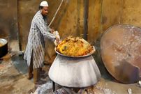 ببینید؛ غذای خیابانی در هند؛ پخت بریانی گوشت گوسفند در حیدرآباد