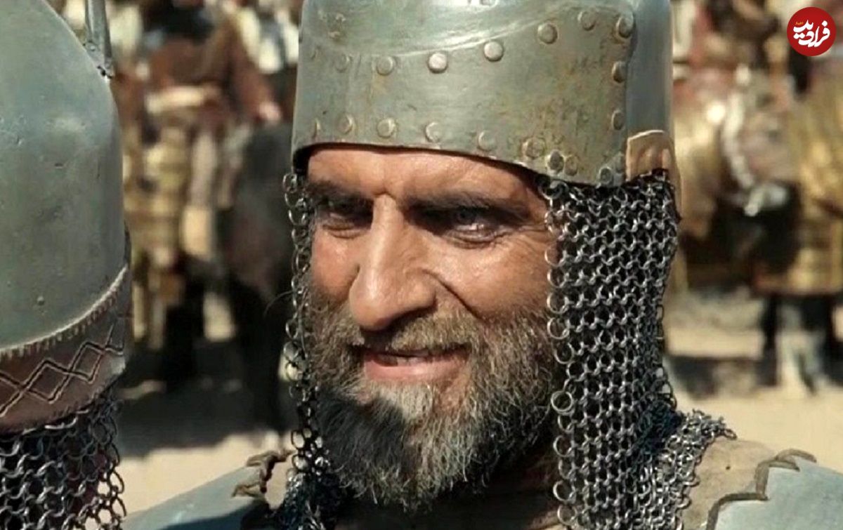 عکس؛ سفر در زمان؛ «احمر بن شمیط» سریال مختارنامه در پشت صحنه یک نمایش؛ سال 58