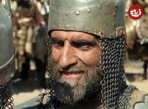 عکس؛ سفر در زمان؛ «احمر بن شمیط» سریال مختارنامه در پشت صحنه یک نمایش؛ سال 58