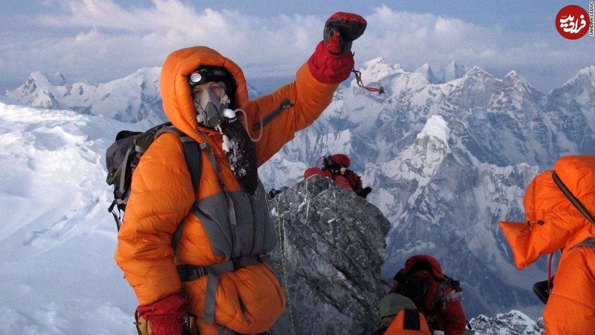 (ویدئو) صف طولانی کوهنوردان روی قله اورست