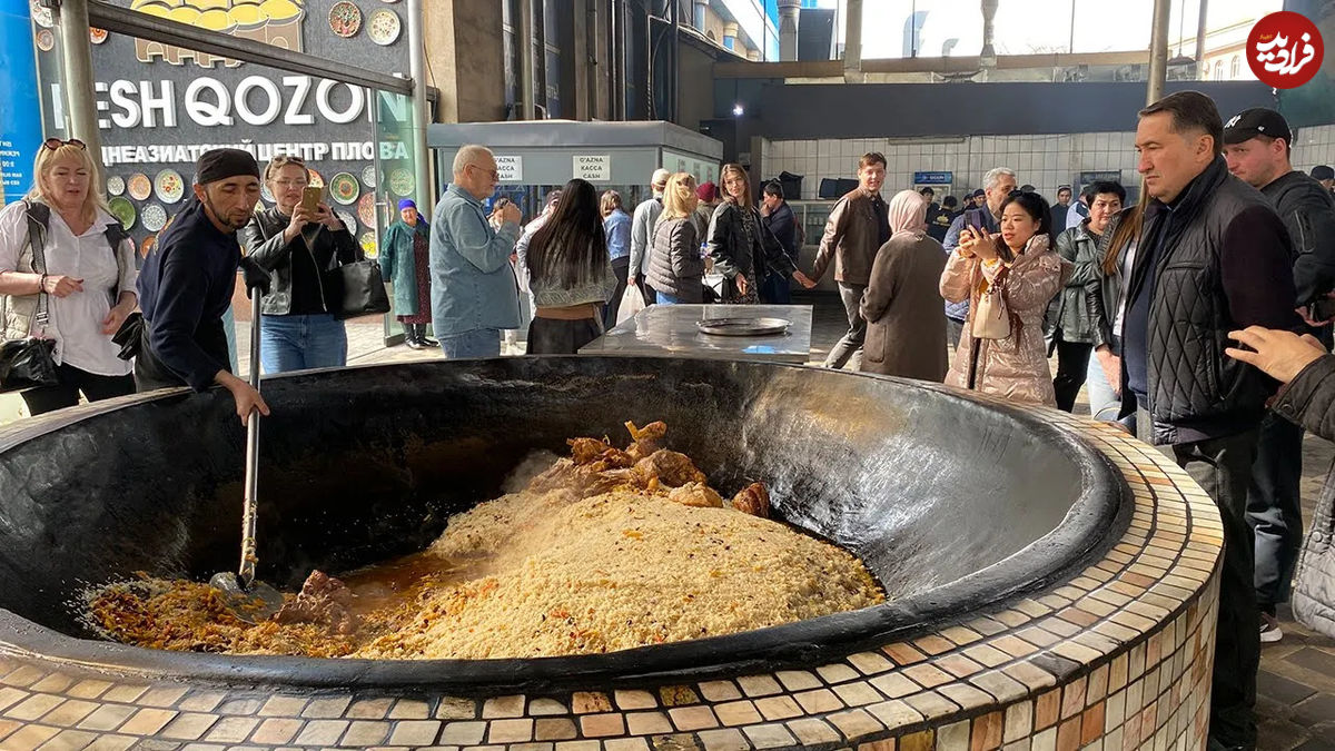 (ویدئو) غذای خیابانی در ازبکستان؛ پخت 130 کیلو پلو ازبکی با گوشت