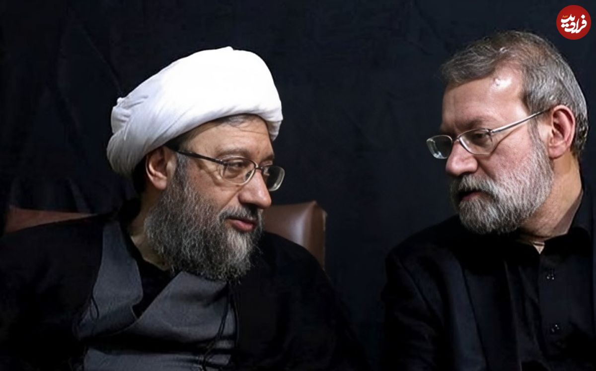 عکس؛ سفر به تاریخ؛ «صادق آملی لاریجانی» در دوران جوانی در کنار پدرش «میرزا هاشم آملی»