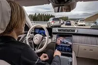 (ویدئو) طعنه سیستم هوشمند مرسدس بنز به BMW