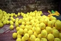 ببینید| فرآیند دیدنی تولید انبوه توپ تنیس در کارگاهی در پاکستان