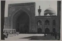 عکس؛ سفر در زمان؛ ۶۰ سال پیش؛ یک زن ۲٫۵ کیلو طلا از آستان قدس سرقت کرد!