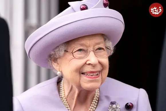 عکس| سفر در زمان؛ «ملکه الیزابت دوم» در کنار مادرش در جشن تاجگذاری جرج ششم؛ سال 1316