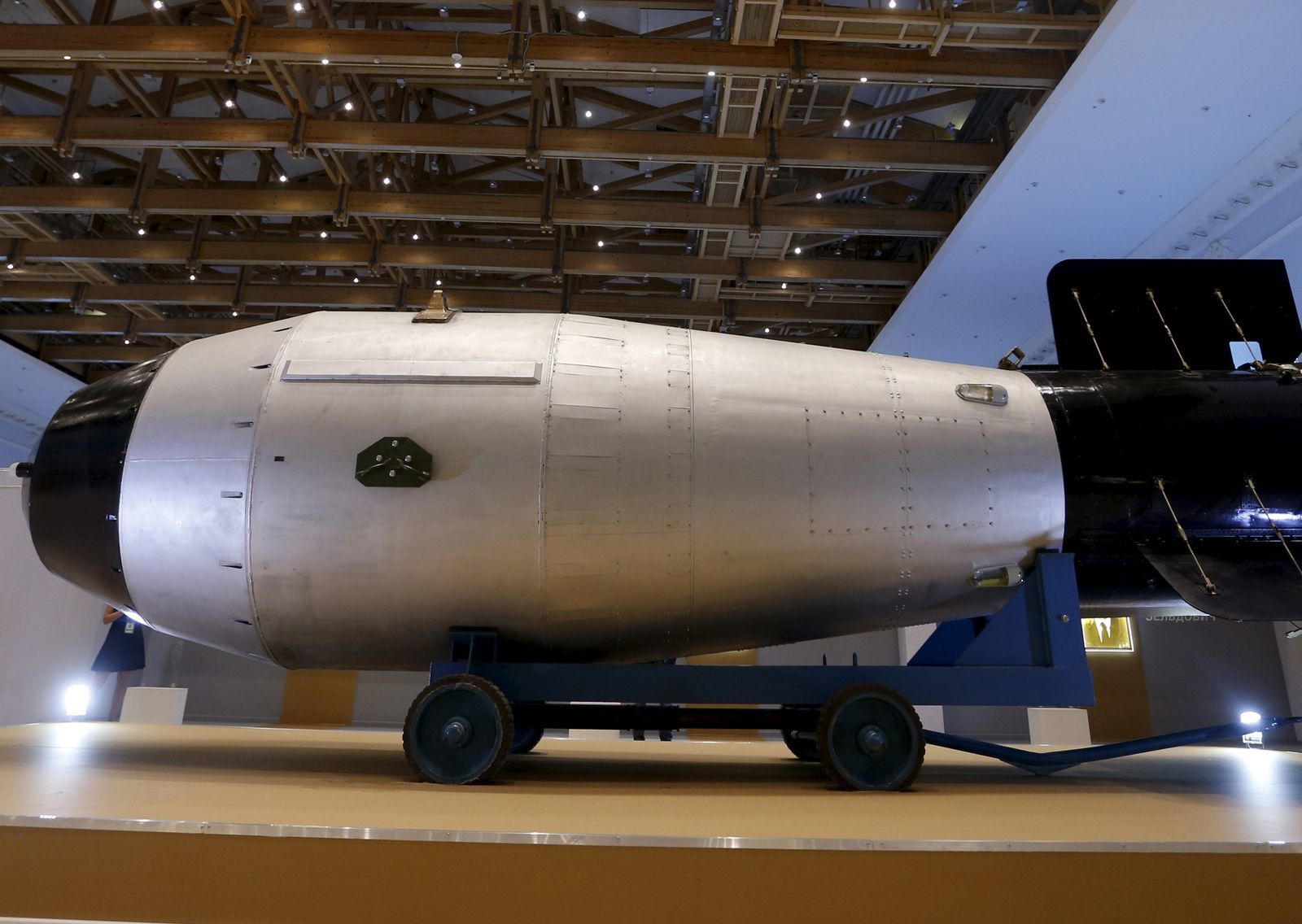 (عکس) این بمب روسی  ۳۸۰۰ برابر قوی‌تر از بمبی است که بر هیروشیما فرود آمد!