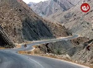 عکس| سفر زمان؛ شترها در حال عبور از جاده کوهستانی بوشهر به شیراز؛ 135 سال قبل