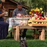 ببینید| غذای روستایی در آذربایجان؛ پخت کیک پای سیب در طبیعت زیبای روستا