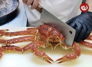 ببینید| غذای خیابانی در تایوان؛ پخت یک غذای محبوب با خرچنگ و صدف در تایپه