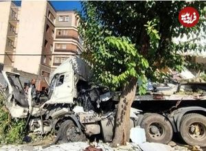 ببینید؛ حادثه در تهرانپارس؛ کامیون چندین خودروی سواری را در اتوبان باقری زیر گرفت!