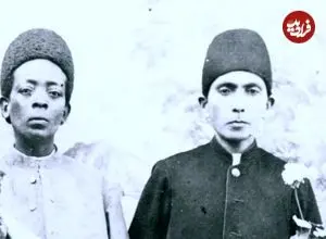 عکس| سفر زمان؛ عکس یادگاری خواجه‌ها با شازدۀ خردسال قاجاری
