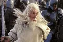 عکس| سفر زمان؛ چهرۀ «گندالف» (ارباب حلقه‌ها) در 86 سالگی در یک تئاتر جدید