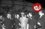 عکس| سفر در زمان؛ «محمدرضا پهلوی در حال ادای احترام نظامی به پرچم سوئیس»؛ سال 1327