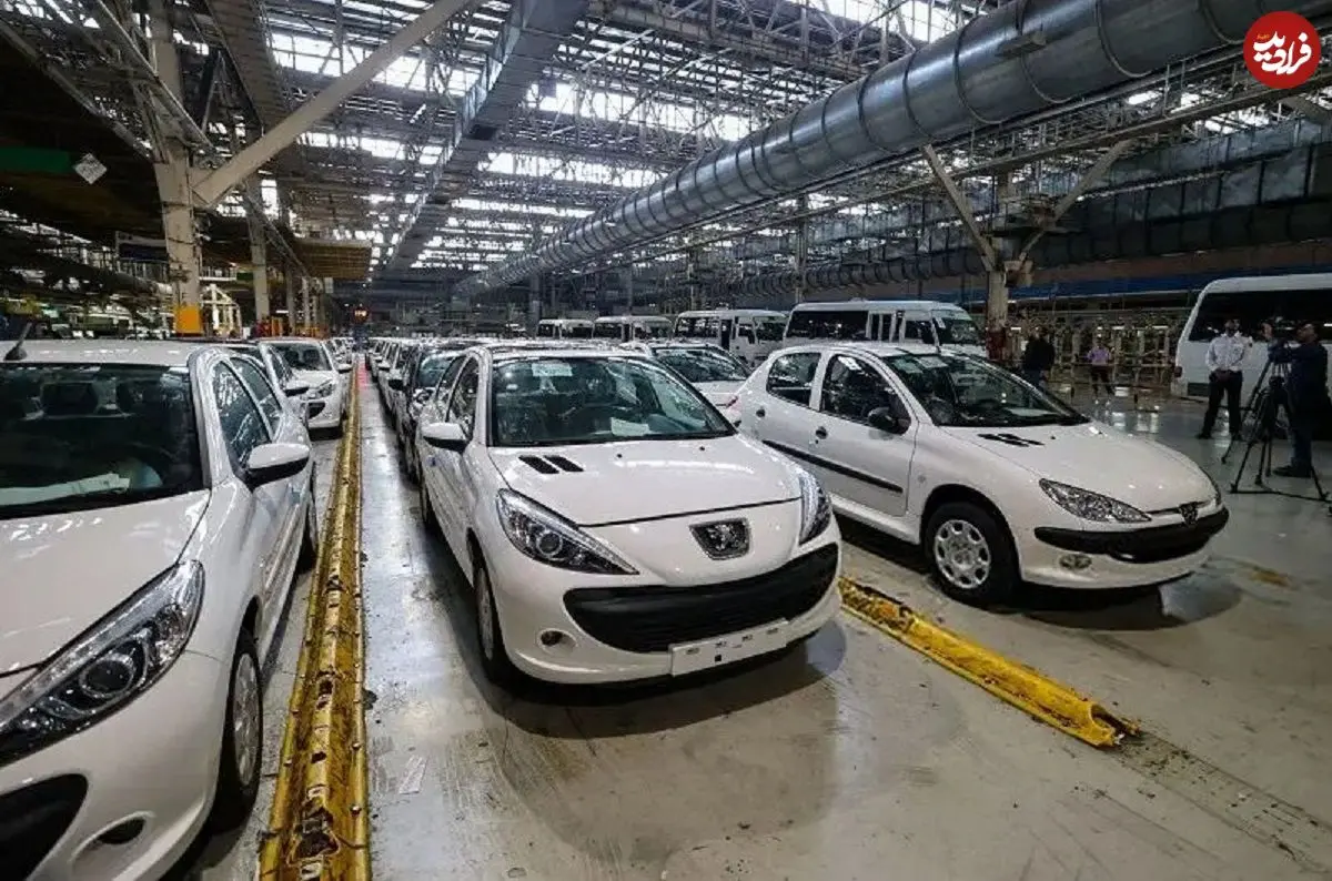 جدول؛ قیمت محصولات ایران‌خودرو امروز دوشنبه ۳ آذر ۱۴۰۴؛ تفاوت قیمت پژو ۲۰۷ در کارخانه و بازار چقدر است؟