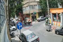 ببینید؛ تصادف مهیب موتورسیکلت با پژو ۲۰۶ در محله سلیمانی تهران