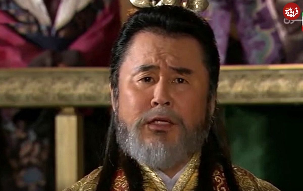 عکس| سفر زمان؛ «سانگا» (امپراتور بادها) در 70 سالگی در حال پارو کردن برف در کنار همسرش