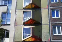 عکس| این ساختمان بی رنگ و رو یک اثر مهم معماری است! 