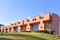 تصاویر| معماری جالب و سرزنده یک مجتمع مسکونی در سوئیس 