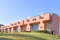تصاویر| معماری جالب و سرزنده یک مجتمع مسکونی در سوئیس 