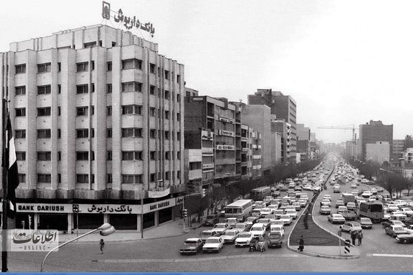 (عکس) سفر به تهران قدیم؛  ۲ عکس از خیابان آزادی ۵۰سال قبل!
