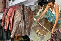 (ویدئو) مهارت تماشایی این خیاط هندی در تولید کت های چرمی را ببینید 