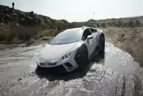 ( عکس) پرش و آفرود با لامبورگینی استراتو