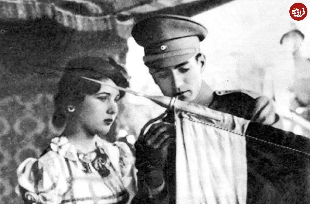 عکس| سفر در زمان؛ «فوزیه» در کنار همسر دوم و پسر و دخترش؛ اوایل دهه 40