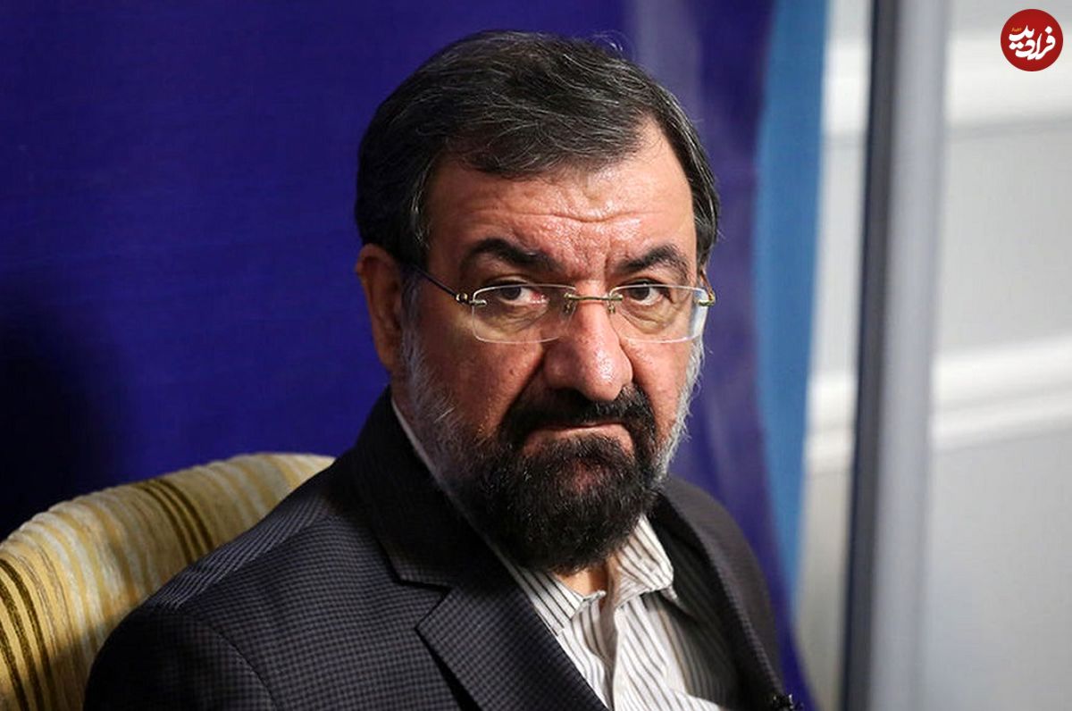 عکس؛ سفر به تاریخ؛ تیپ متفاوت «محسن رضایی» در دوران جوانی در سواحل لبنان