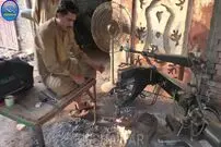 (ویدئو) روند شگفت انگیز تولید اسلحه در یک کارگاه کوچک در پاکستان