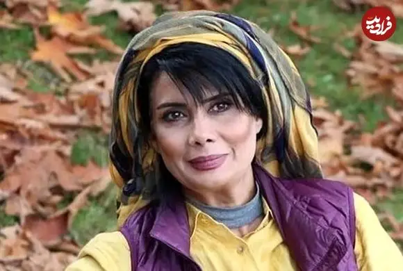 عکس| سفر زمان؛ چهرۀ «عاطفه رضوی» 27 ساله با چادرنماز؛ سال 74