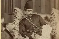 عکس| سفر زمان؛ عکس یادگاری با «تابوت ناصرالدین شاه» قبل از تشییع جنازه