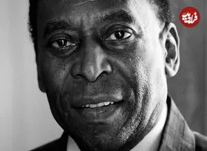 عکس| سفر در زمان؛ «پله» در جریان یک بازی دوستانه در مالمو؛ سال 1339