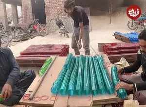 ببینید| فرآیند تولید انبوه النگوهای شیشه ای رنگی در کارگاهی در پاکستان